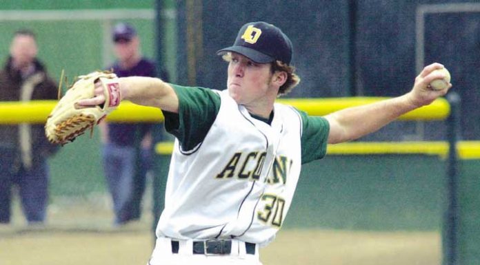 Acorns falter against Hollister