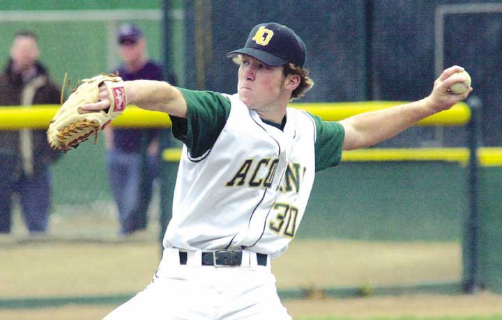 Acorns falter against Hollister