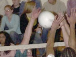 LO takes over first place