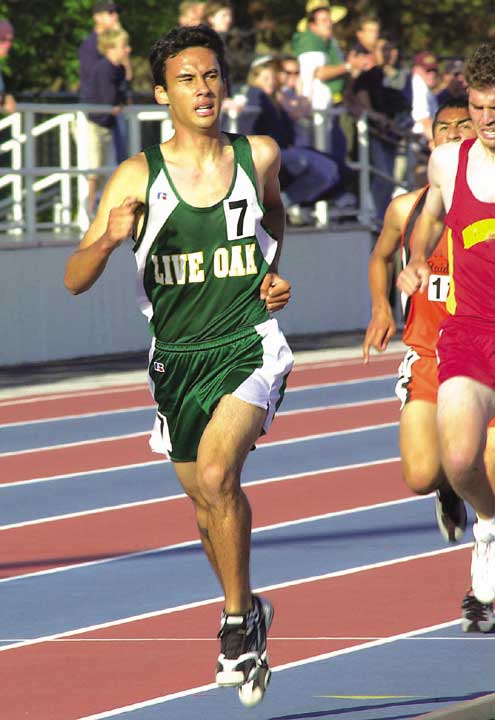 Two LO tracksters finish up in CCS