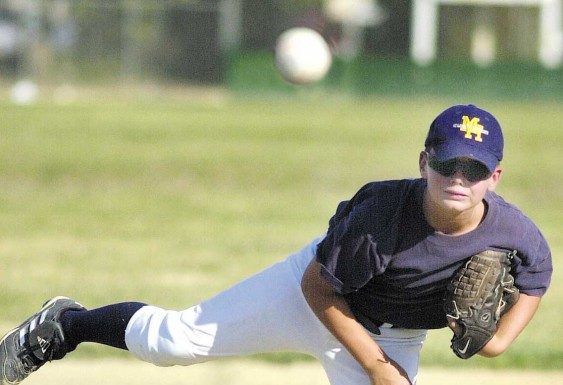 Dbacks dominate Giants, Yankees for title