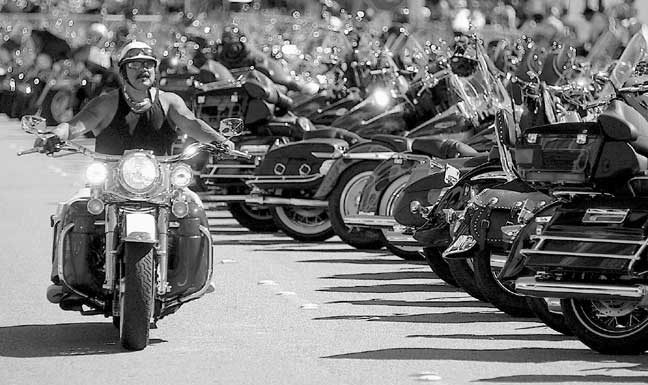 Hollister Independence Rally roars into San Benito County