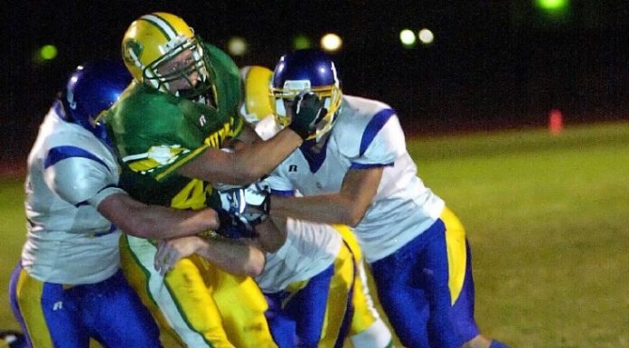 Acorns Hold Off Bruins