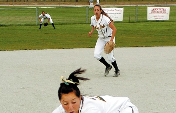 Acorns Dive Past Leigh