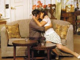 Sweet Moment in ‘Plaza Suite’