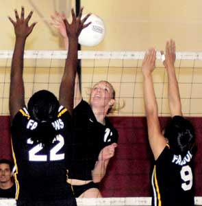 Sobrato def. Andrew Hill 25-6, 25-9, 25-7 improving league record to 11-1