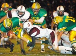 Acorns trounce Bulldogs at El Toro Bowl