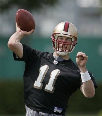 Niners keep Smith with restructured contract