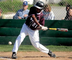 Bulldogs beat first-place Saints in eight innings