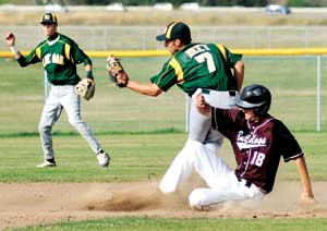 Martinez’s single helps Acorns avenge loss to Sobrato