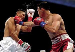Guerrero rebounds with TKO against Hinojosa