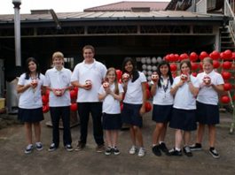 Mizuho delegates meet obstacles and embrace warm greetings