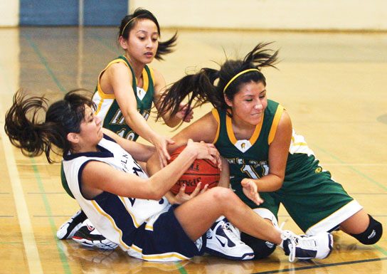 GIRLS BASKETBALL: LO’s rallies not enough at Lincoln