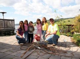 Locals clean Lake Anderson shoreline