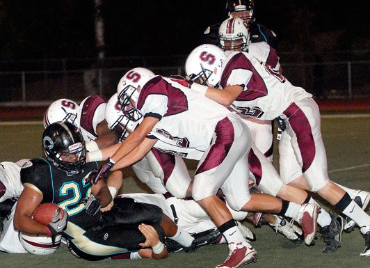 FOOTBALL: Big first half lifts Sobrato over Christopher, 28-10