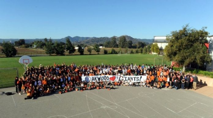 Oakwood School in Morgan Hill celebrates Giants World Series victory