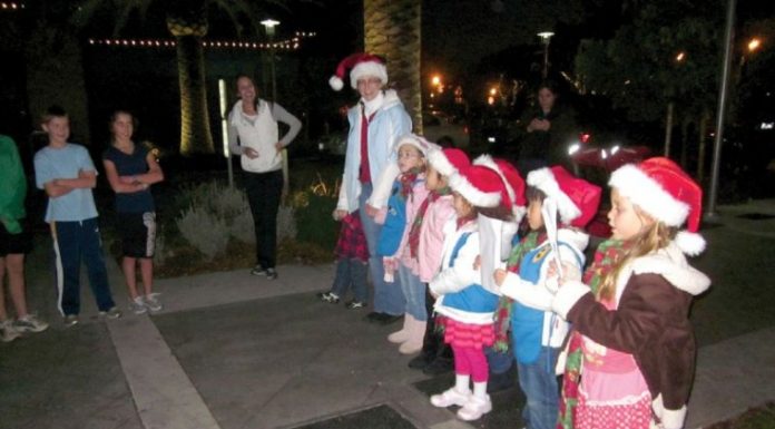 Caroling Daisies bring cheer to downtown