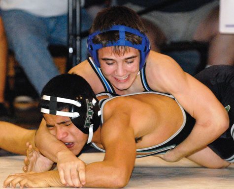 WRESTLING: Gilroy, Selma favored to battle for Mid-Cal team title