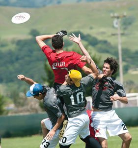 ULTIMATE FRISBEE: College ‘ultimate’ comes to OSC