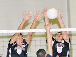 BOYS VOLLEYBALL: Mercado pushes SHS to within a win of first league crown; Bulldogs sweep Pioneer