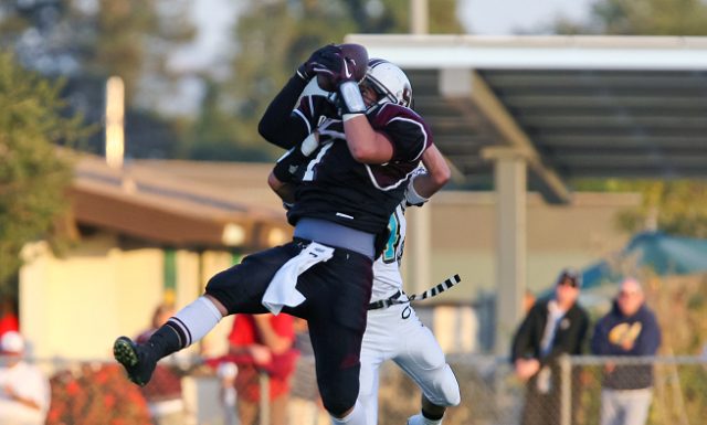 FOOTBALL: Bulldogs erase early deficit, defeat Cougars, 40-26