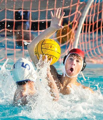 Bulldogs open league with 13-7 romp over Santa Teresa