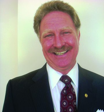 Dr. Robert Moulthrop dies of heart attack