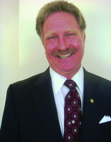 Dr. Robert Moulthrop dies of heart attack