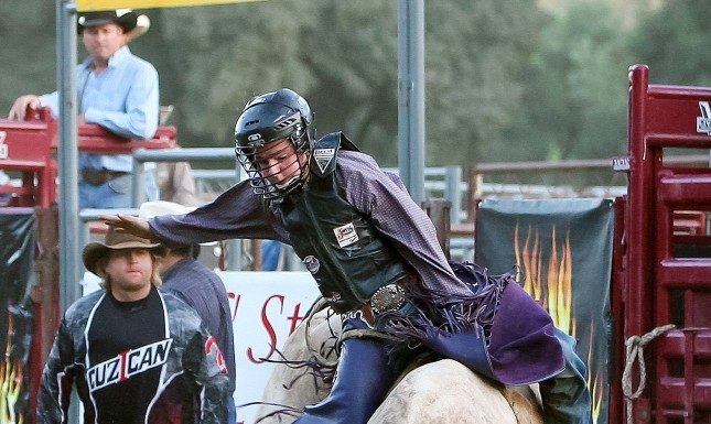 Bull Riding: Bulls dominate 2012 Chute Out in Tres Pinos