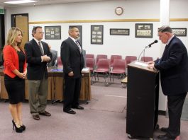 New MHUSD trustees take the oath