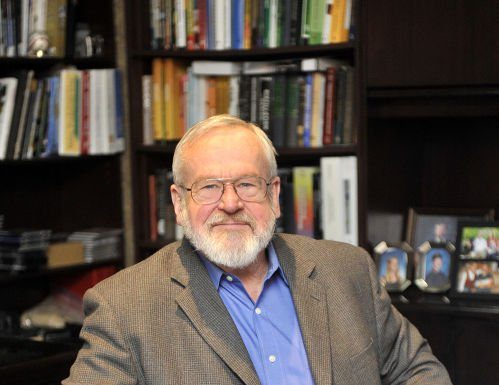 Mike Cox receives Leadership honor