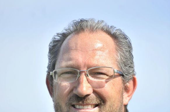 Bulldogs crown King new football coach