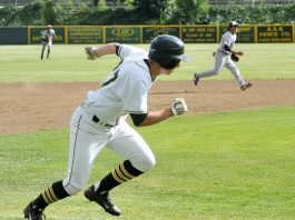 Roundup: Acorns clinch CCS berth