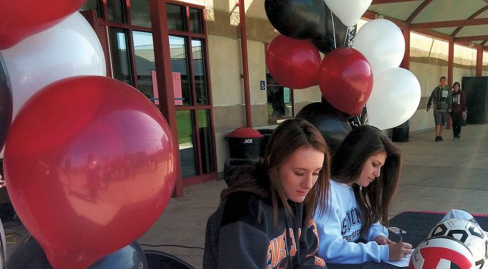 Moeder, Lerma sign to play in college