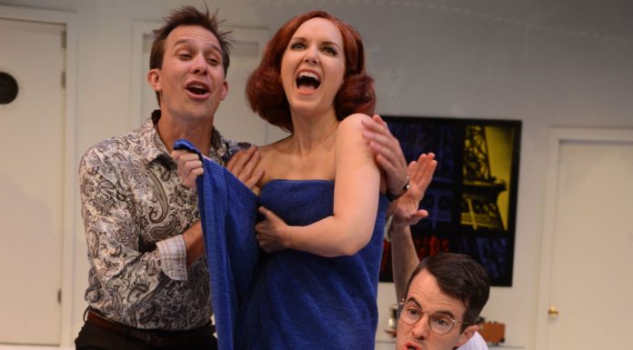 ‘Boeing Boeing’ juggles smooth flights and bumpy weather