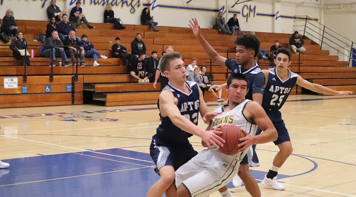 Live Oak aims for division title