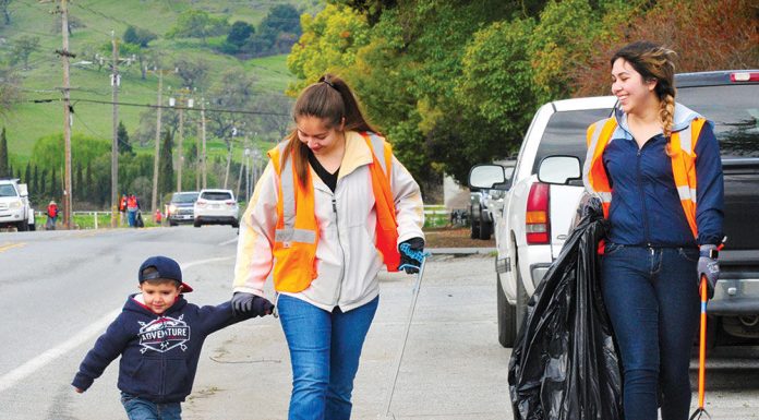 Citizens pick up tons of trash
