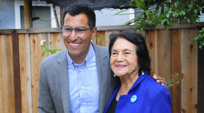 Civil rights icon stumps for Rivas