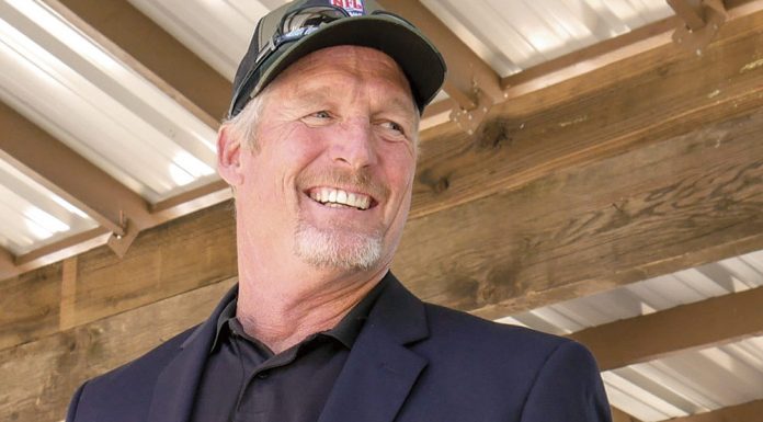 NFL alums raise money for kids