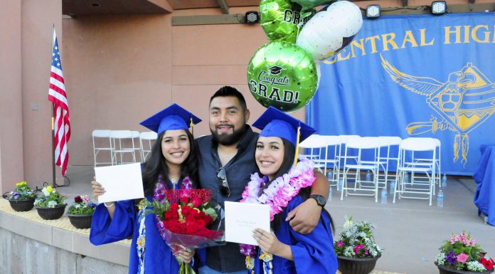 Dual dining proposal wins liquor store