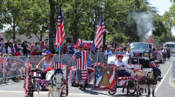 Sobrato students offer a lending hand