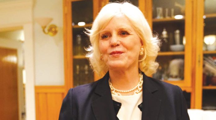 Jail captain files retaliation suit