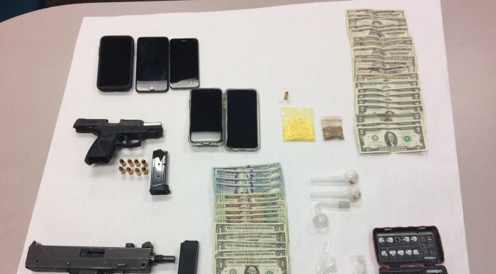 Sheriff: Traffic stop yields guns, drugs