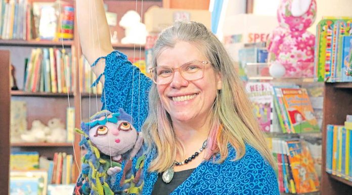 Puppet artist performs in Morgan Hill
