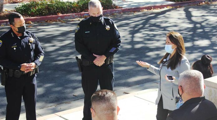 Hospital staffers thank first responders gloria dela merced pedro espinoza jason smith gilroy police department st louise regional hospital