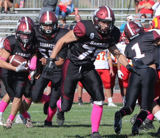 Live Oak, Sobrato football teams stay in contention to win league titles