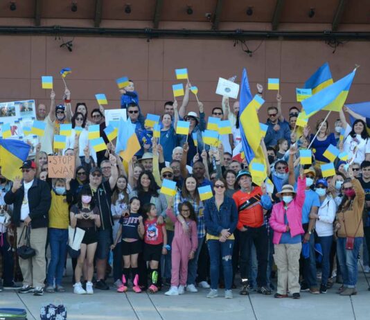 Locals rally for Ukraine