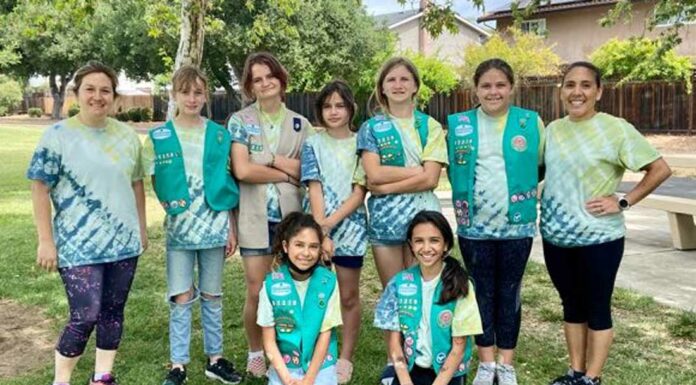 Girl Scouts clean up Paradise Park