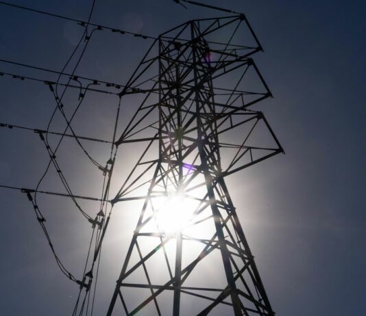 PG&E warns approaching heat wave could lead to power outages