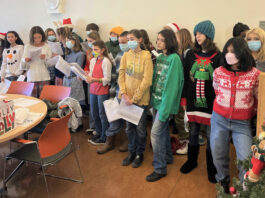 Students bring holiday cheer to seniors